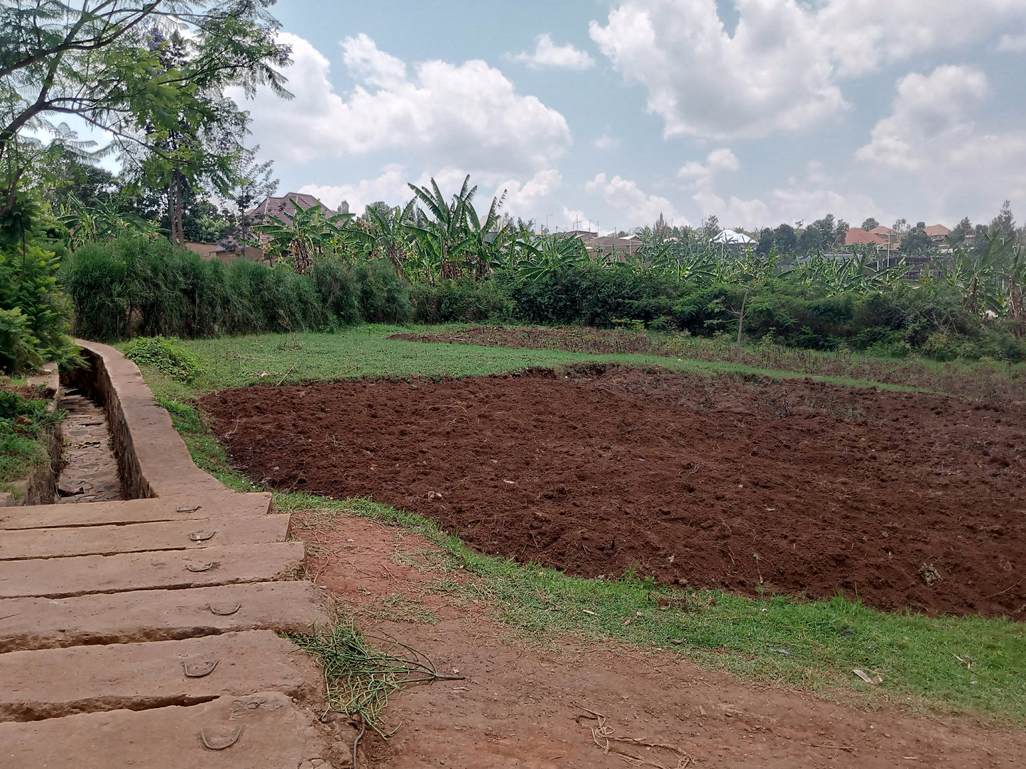 Rwamagana Town Land with Good Black Road 400 meters behind Taxi Park, UPI 5/01/05/02/141, Area 887 Square Meters, Good for Shopping market, Warehouse, Hotel, Luxury Home